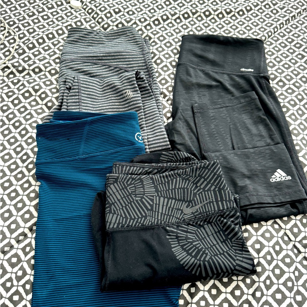 Lot of 4 capri workout leggings